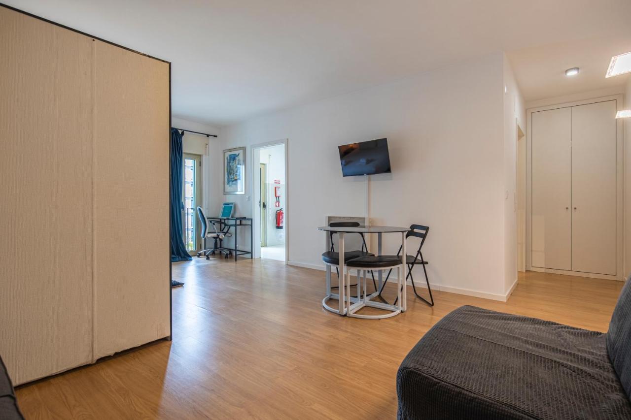 Bright & Comfy Flat In By Lovelystay Lejlighed